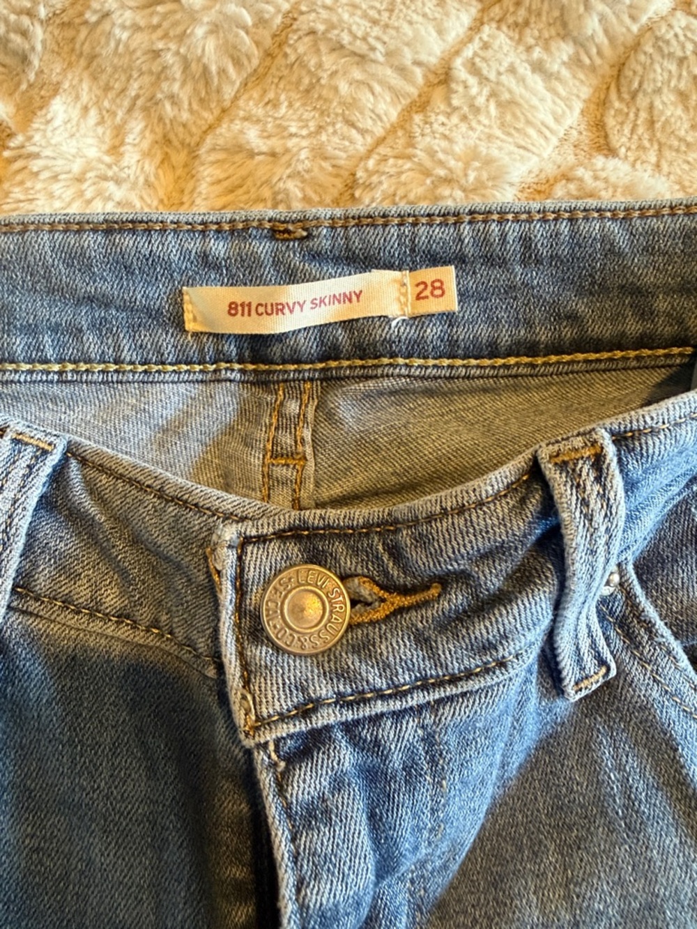 Levi's Light Blue Skinny Jeans with Knee Rips